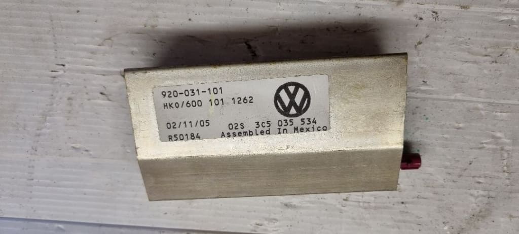 06307 Antena telefon VW Passat B6 cod: 3C5035534