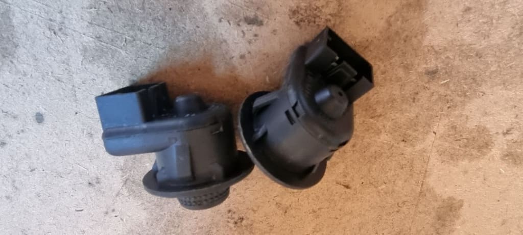 00065 Buton reglaj oglinzi dacia renault 8200002442a