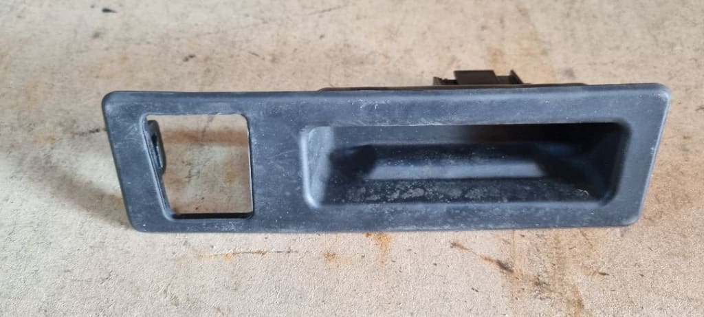 00067 Maner deschidere cu switch capota spate bmw 5 f10 10822910