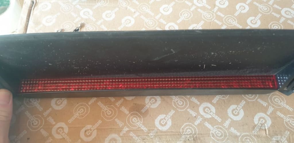 03823 06332 Stop auxiliar haion Skoda Rapid 5JH945097B