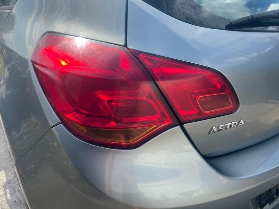 Stop Stanga Aripa Astra J Hatchback