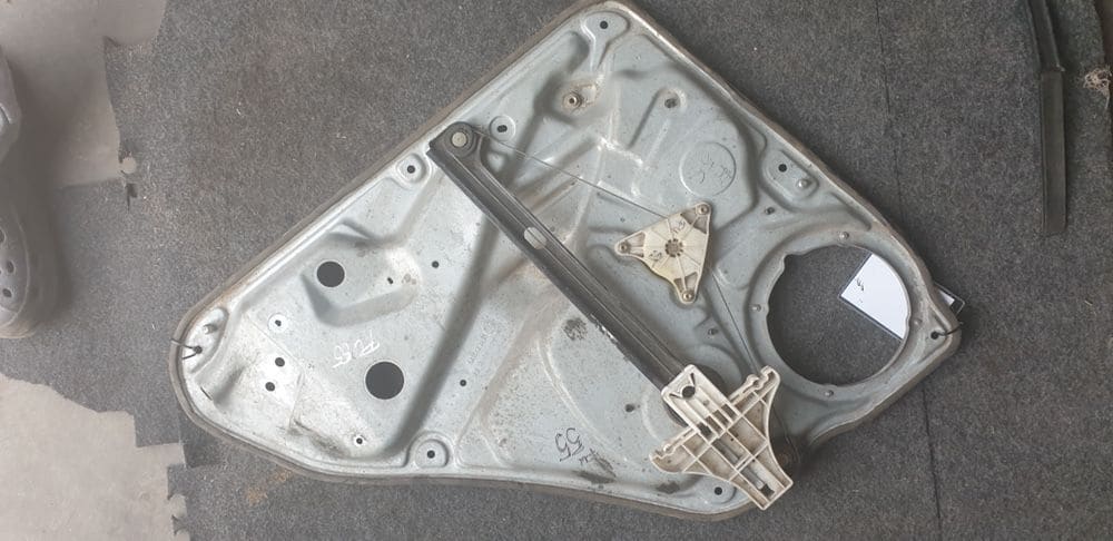 00849 Macara cu motoras dreapta spate Vw Passat 2000-2005