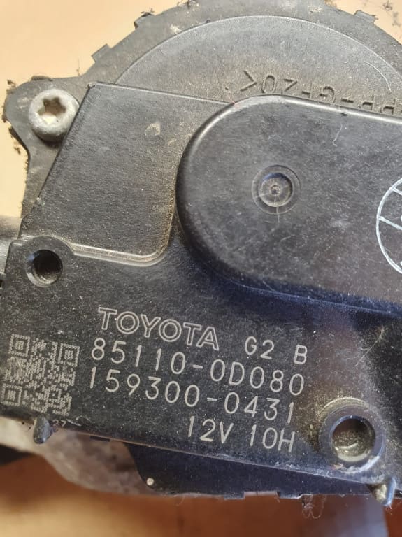 06826 Ansamblu stergator motoras toyota yaris p9 85110-0d080