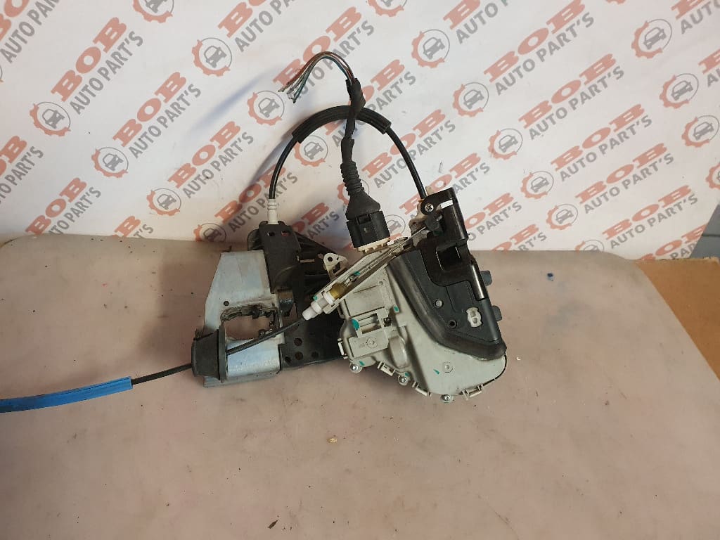 0230 BROASCA USA STANGA SPATE AUDI A4 / A5