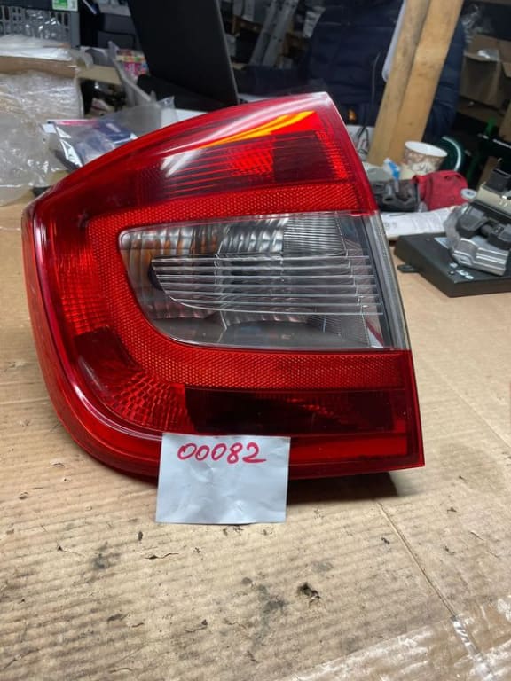 00082 LAMPA STOP STANGA SKODA RAPID