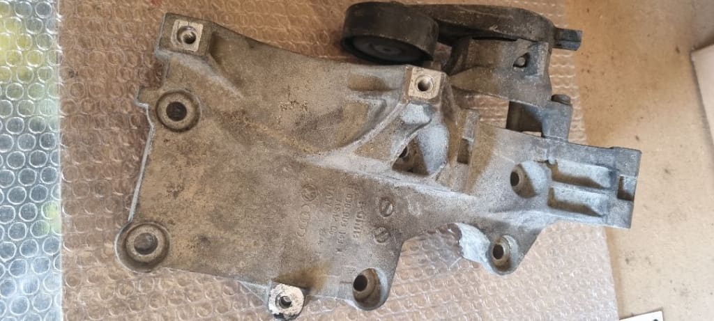 00032 Suport tampon cutie viteze gama vag 1.6-1.9 tdi 1k0199555m