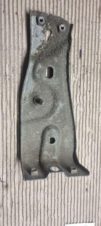 02888 Suport aripa stanga vw passat b6 3c0821141