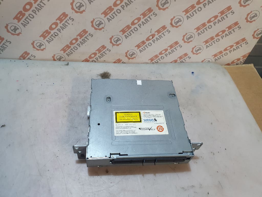 0305 608251 MAGAZIE CD BMW SERIA 5 F10