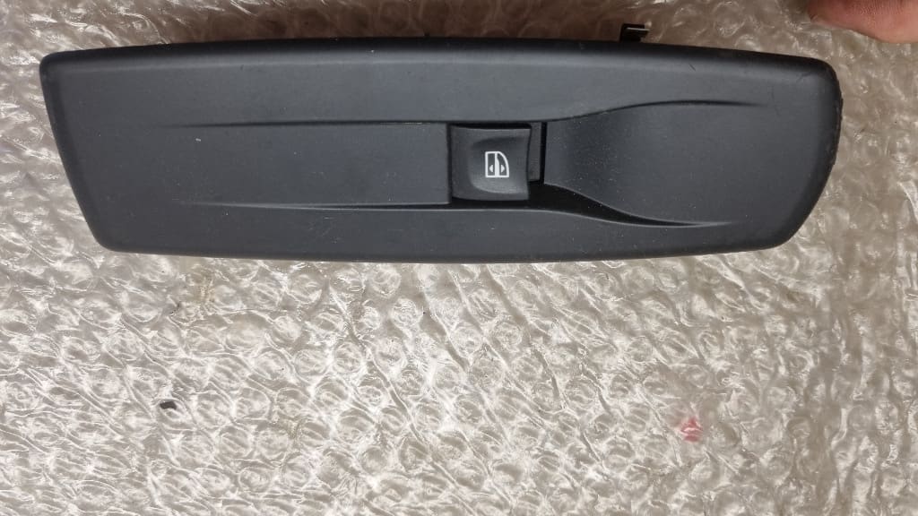 03921 Buton geam electric renault megane 3