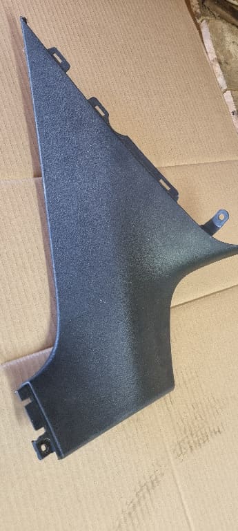 01698 Ornament trim stalp luneta dreapta negru textil skoda octavia 2 1z5867296k