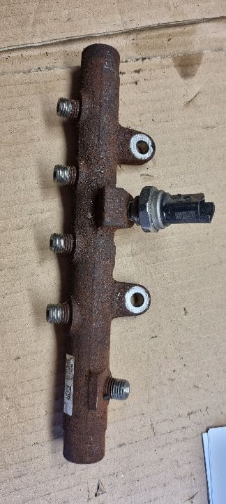 06202 Rampa injectie 1.5 dci 8200815617