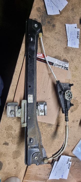 05025 Macara geam electric stanga fata vw up 1s4837461a