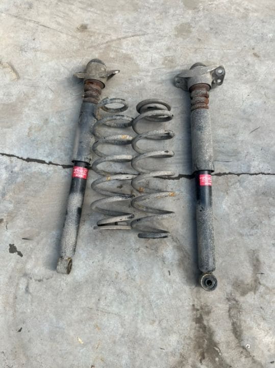 Set Arcuri cu Amortizoare Spate Volkswagen Passat B6 Break