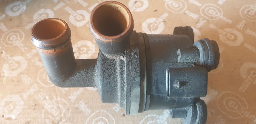 03512 Pompa recirculare apa auxiliara Audi A4 B8 2.0Tdi