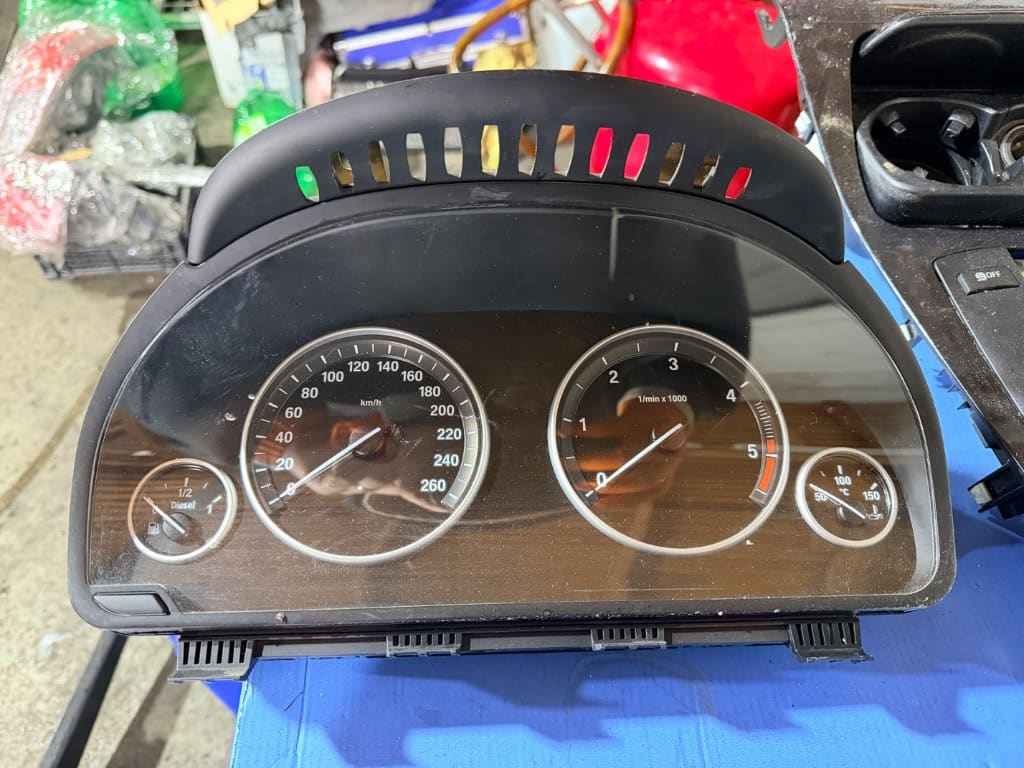 Ceasuri bord BMW f10/f11/f07 /922761401