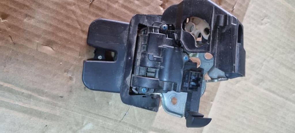 04271 Broasca haion audi a4 b8 break