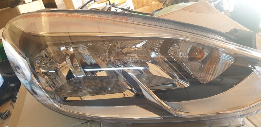 01552 Far dreapta Ford Fiesta MK7 2018