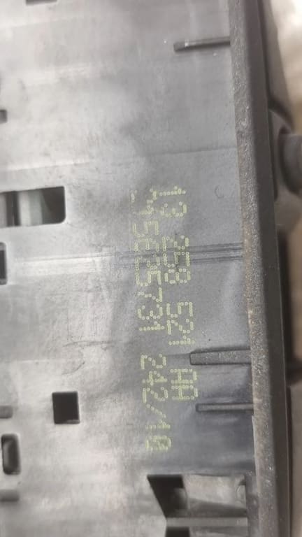 06472 Butoane Comenzi geamuri electrice Opel CORSA D 13258521aa