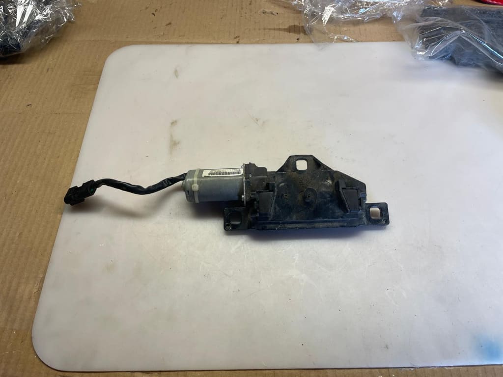 06724 Motoras deschidere portbagaj Bmw 5 Touring (E61) [Fabr 2004-2010] 489051060