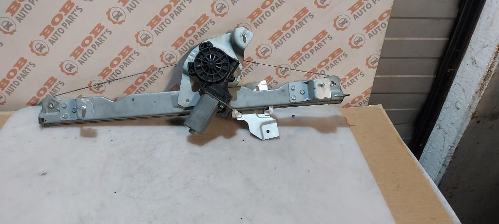 0362 807210685R MACARA + MOTORAS STANGA FATA DUSTER 2010 - > 2017