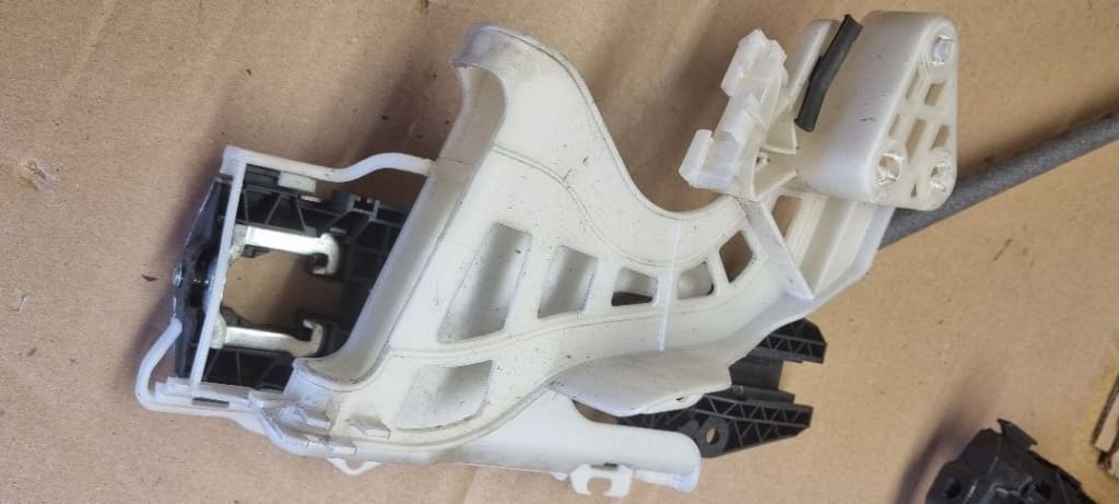 00955 Suport interior pentru maner exterior usa dreapta polo 6r tiguan jetta 5n0837017c