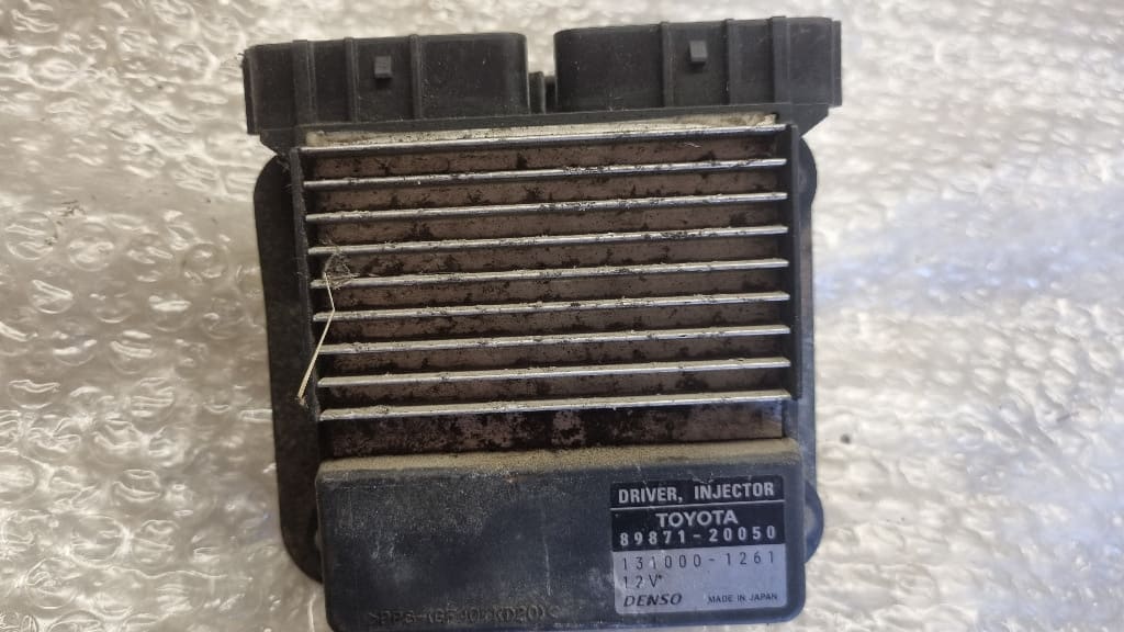 06569 Ecu calculator injectie Toyota Avensis 8987120050