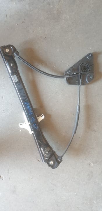 03135 Macara geam stanga spate Skoda Rapid 04887