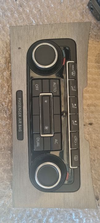 00141 Grila pentru panou ac vw passat cc fl 3aa86310b
