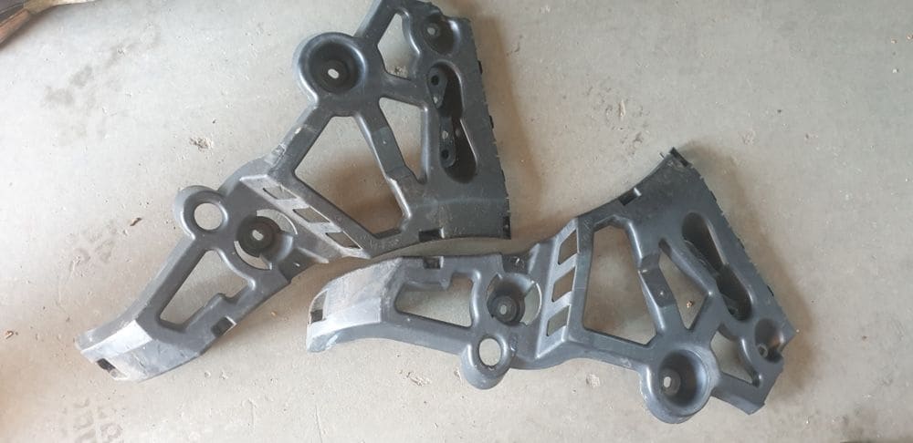 03256 Intaritura spate dreapta pt bara , suport bara coupe Renault Megane 3