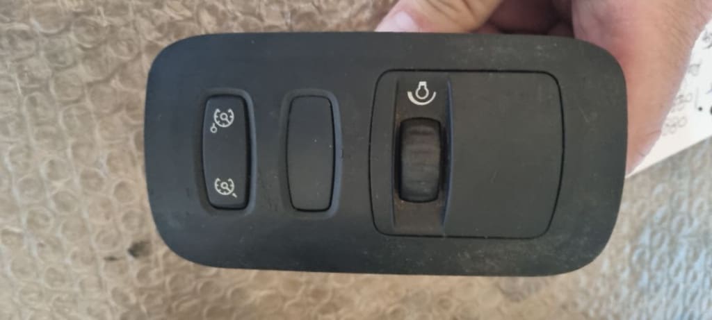 00116 Switch comutator tempomat pilot automat renault megane 2 88020007 08802014