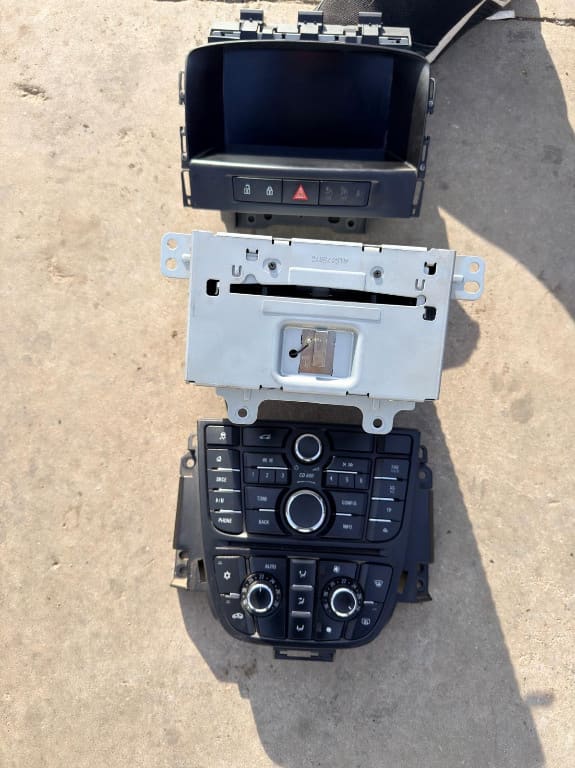 84026626 423533880 UNITATE CONTROL MULTIMEDIA COMPLETA CU DISPLAY RADIO CD OPEL ASTRA J / MOKKA / ZAFIRA C