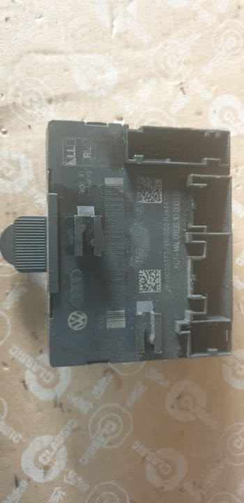 00713 Modul control usa Skoda Superb