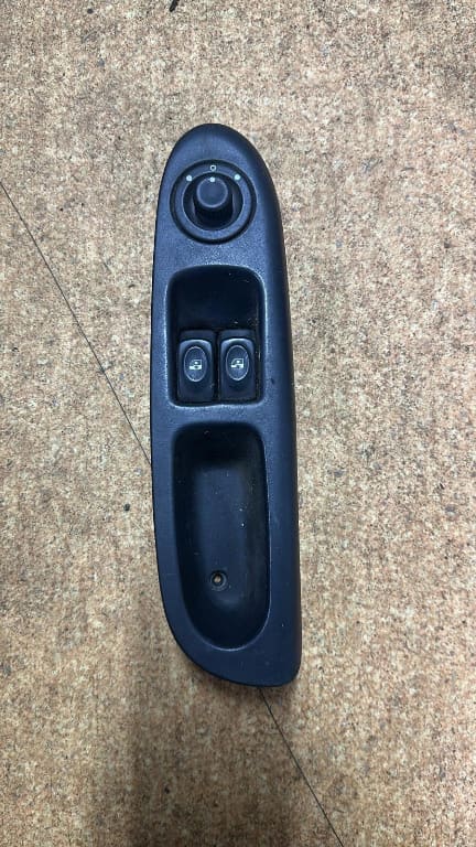 Maner portiera interior fata ,stanga Renault CLIO 2 / SYMBOL 1 1998 - 2008 7700845735 1C/L44