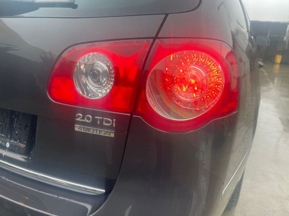 05215 Stop Dreapta Haion Volkswagen Passat B6 Break 3C9945094