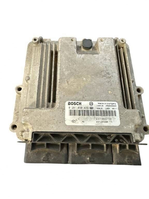 Calculator ECU Renault Duster Dacia Duster 2010 237102213R 0281030439 237104128R
