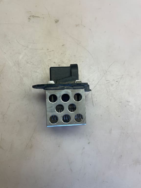 06912 REZISTENTA TREPTE / RELEU VENTILATOR MOTOR RENAULT MEGANE / FLUENCE M142561 M152122