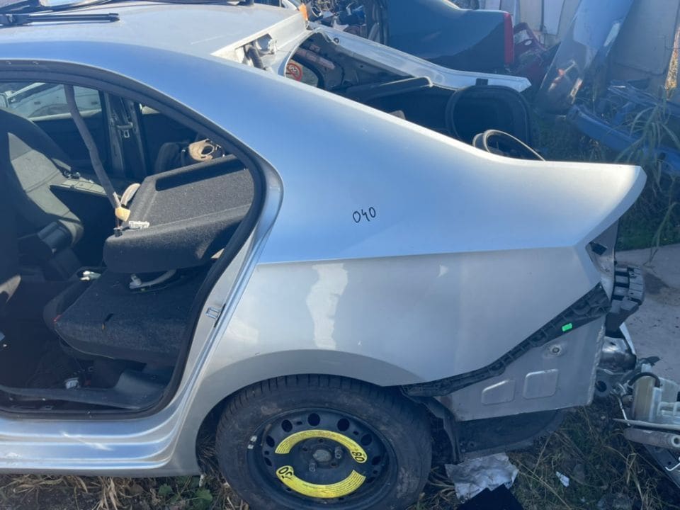 040 Aripa Stanga Spate Skoda Rapid Berlina