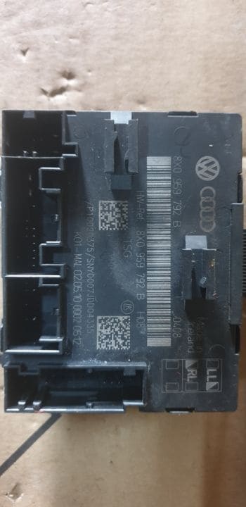 02920 Modul usa stanga fata Audi 8X0959792B 1B/L13