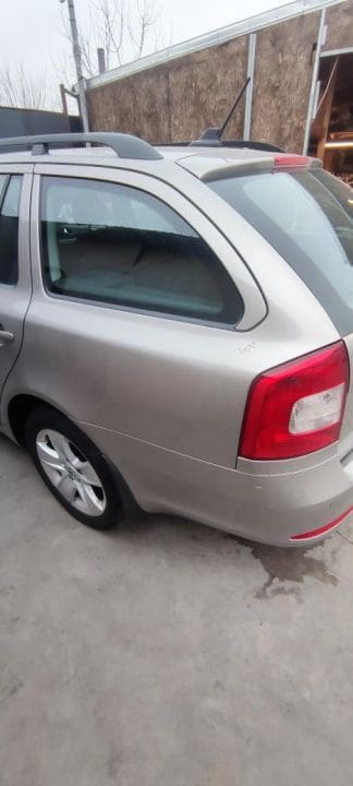 Aripa Stanga Spate Skoda Octavia 2 facelift Break