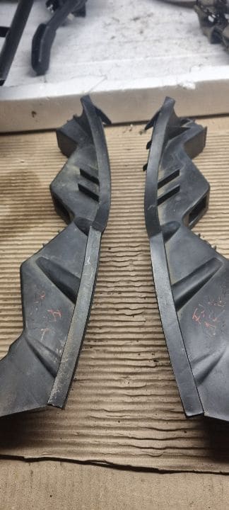 01011 Suport dreapta prindere bara fata vw passat b6 3c0807184rh