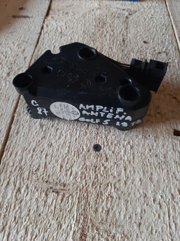 AMPLIFICATOR AUDIO ANTENA GOLF5 1.9 tdi C87