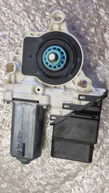 05292 Motoras geam dreapta spate skoda octavia 2 5k0959794 5k0959704a