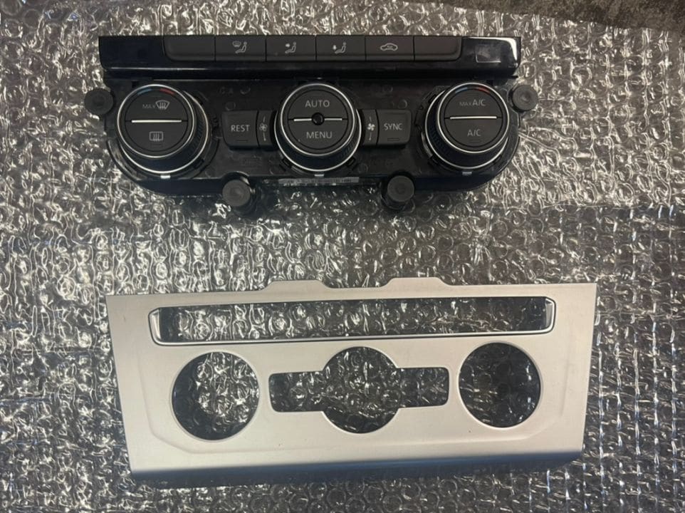 Panou Clima + Ornament/Trim Volkswagen Passat B8 5G0907044AG