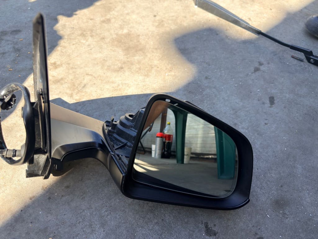Oglinda Dreapta Tesla Model Y cod 1647722
