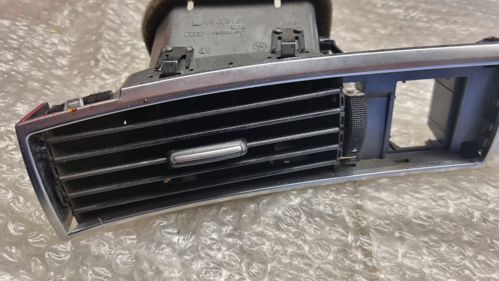 00742 Grila aer bord stanga Audi A6 4F1820901C