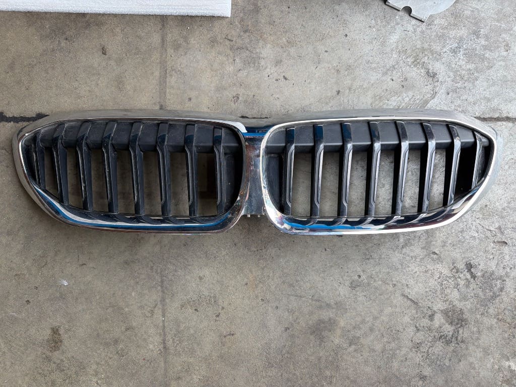 Grila Centrala Bara BMW Seria 3 G20 5113192976-10