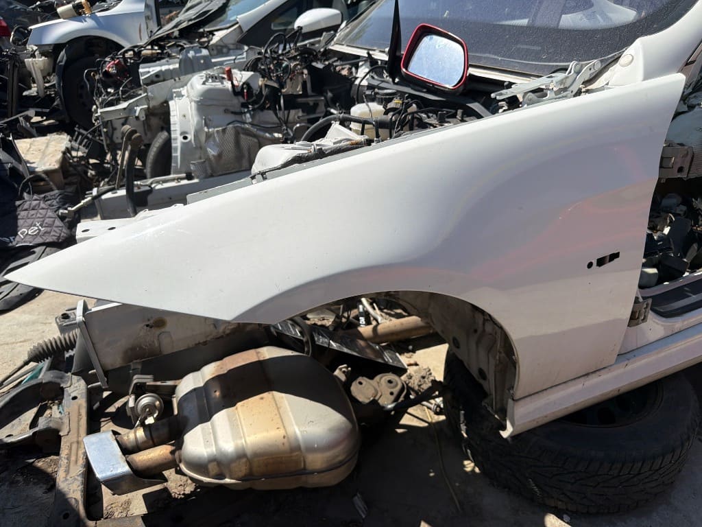 Aripa Stanga Fata BMW Seria 3 E90 / E91