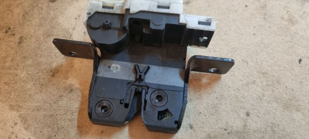 00093 Broasca portbagaj renault megane