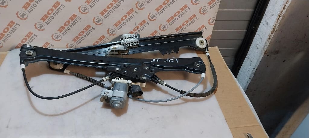 0369 7075668E MACARA ELECTRONICA DREAPTA FATA BMW E60 E61