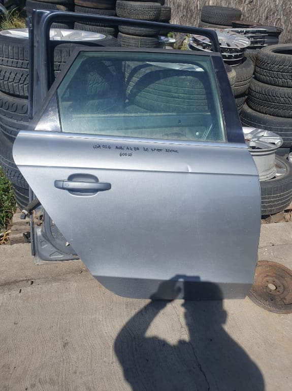 USA DREAPTA SPATE AUDI 14 B8 Break ( CU MIC DEFECT )